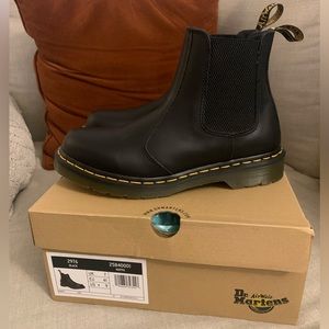 Dr. Martens 2976 Chelsea Boot